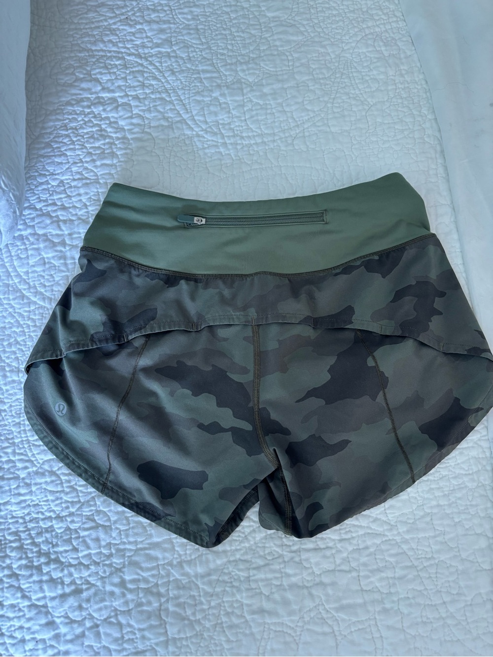 lululemon athletica Olive Green Camo High-Rise Athletic Shorts, SZ 2 Tall - Picture 2 of 4